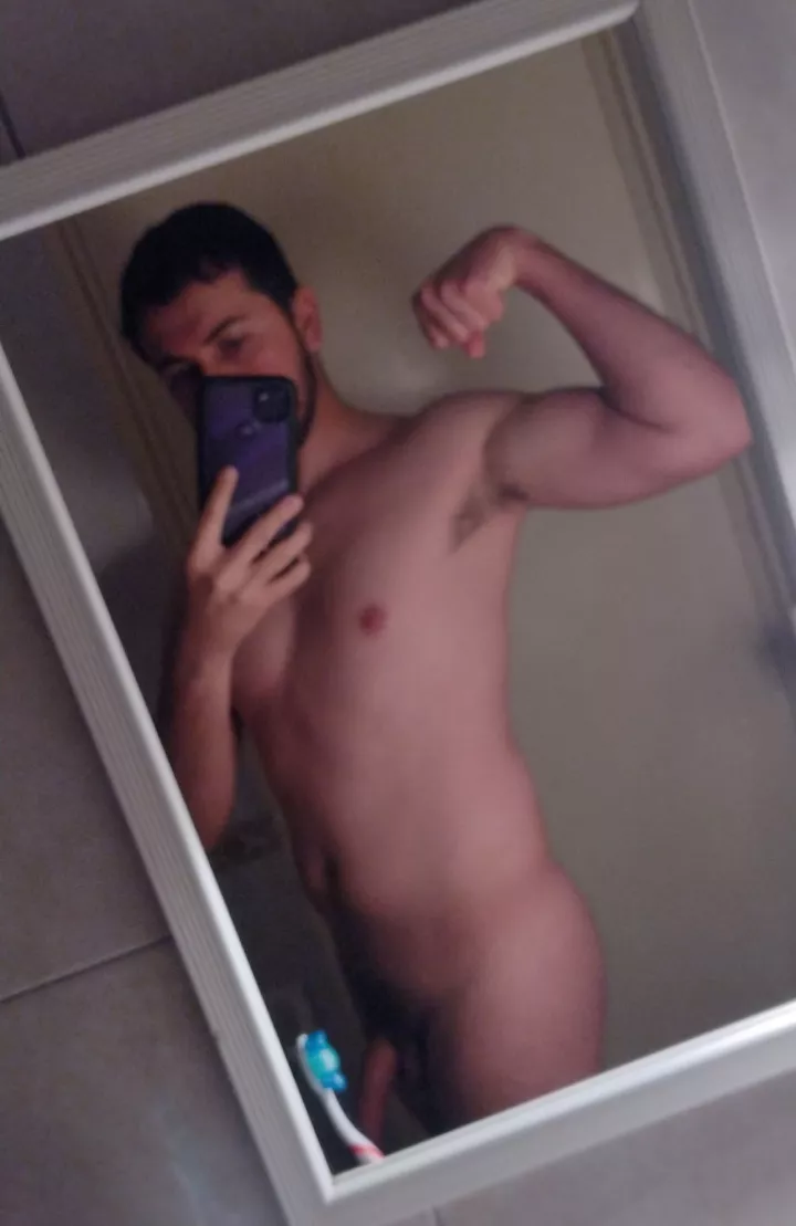 Intense gaming got me all sweaty 💦💦