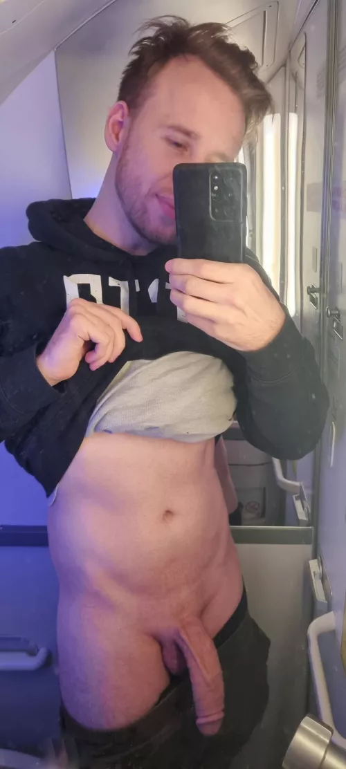 Join me in Mile High Club? 😜 DMs are open (27/M/Straight)