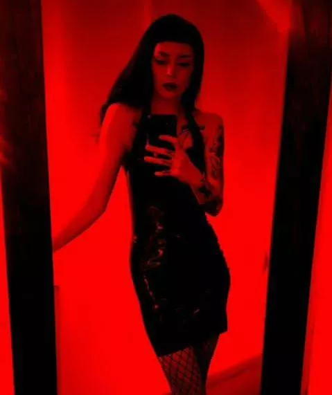 Leave a heart ❤️ for a surprise in your dms [domme]