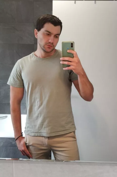 Looking for a playmate 🎮 Tell me what game would you play with me 🤔