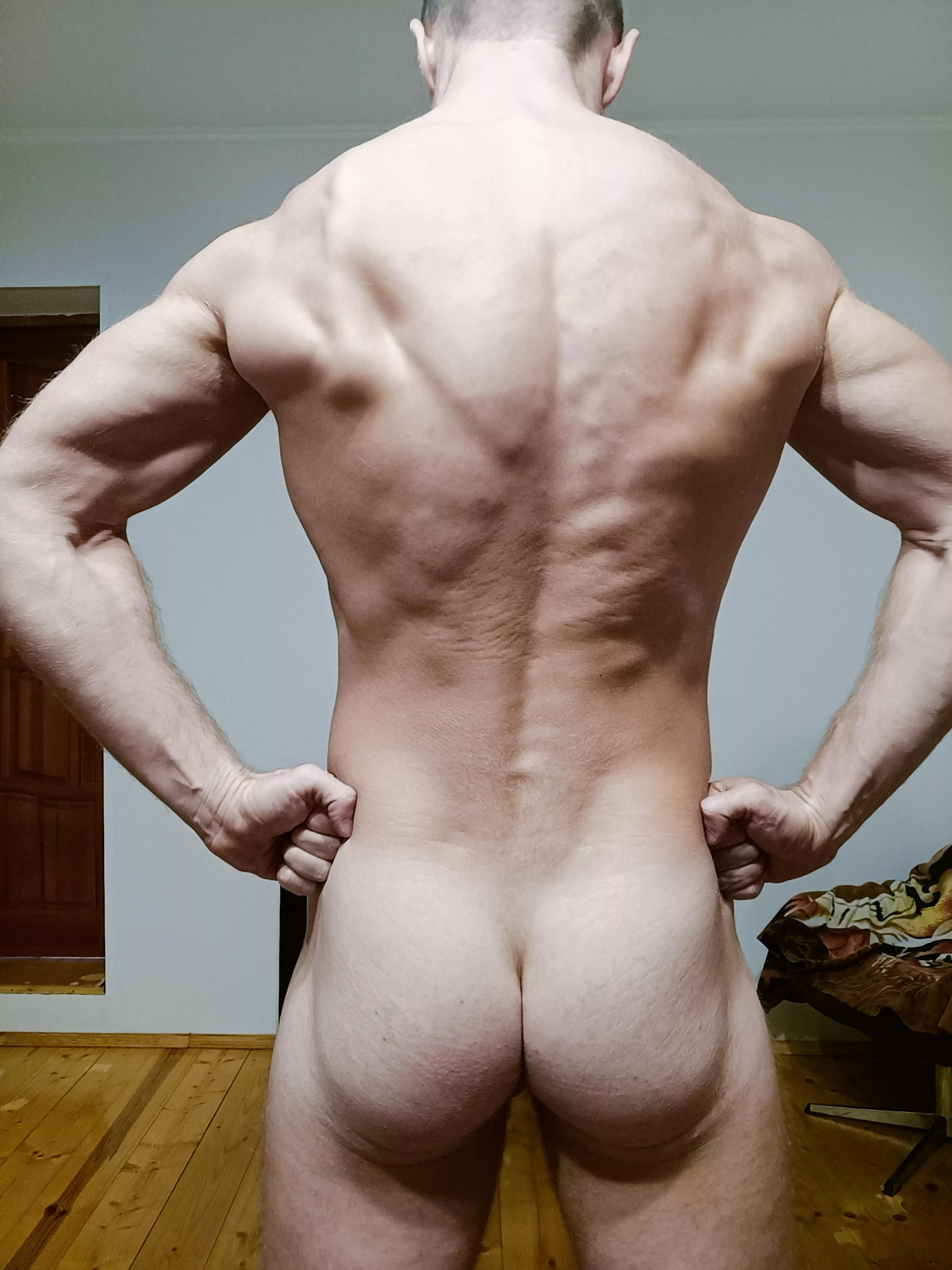 [M] Want to have a back day with me?