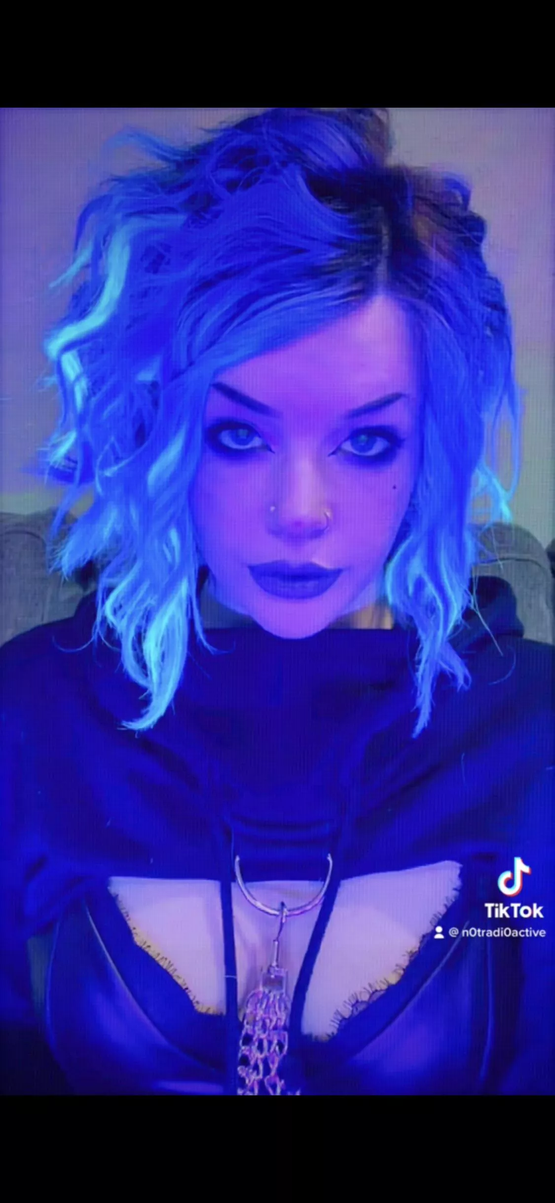 Made a UV hair reveal on tiktok!