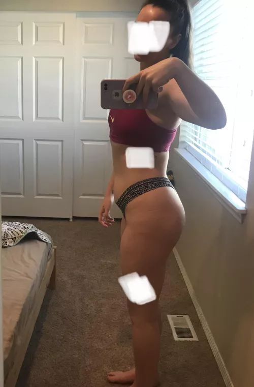 Married gymchick I need a big thick cock to help keep my ass in shape