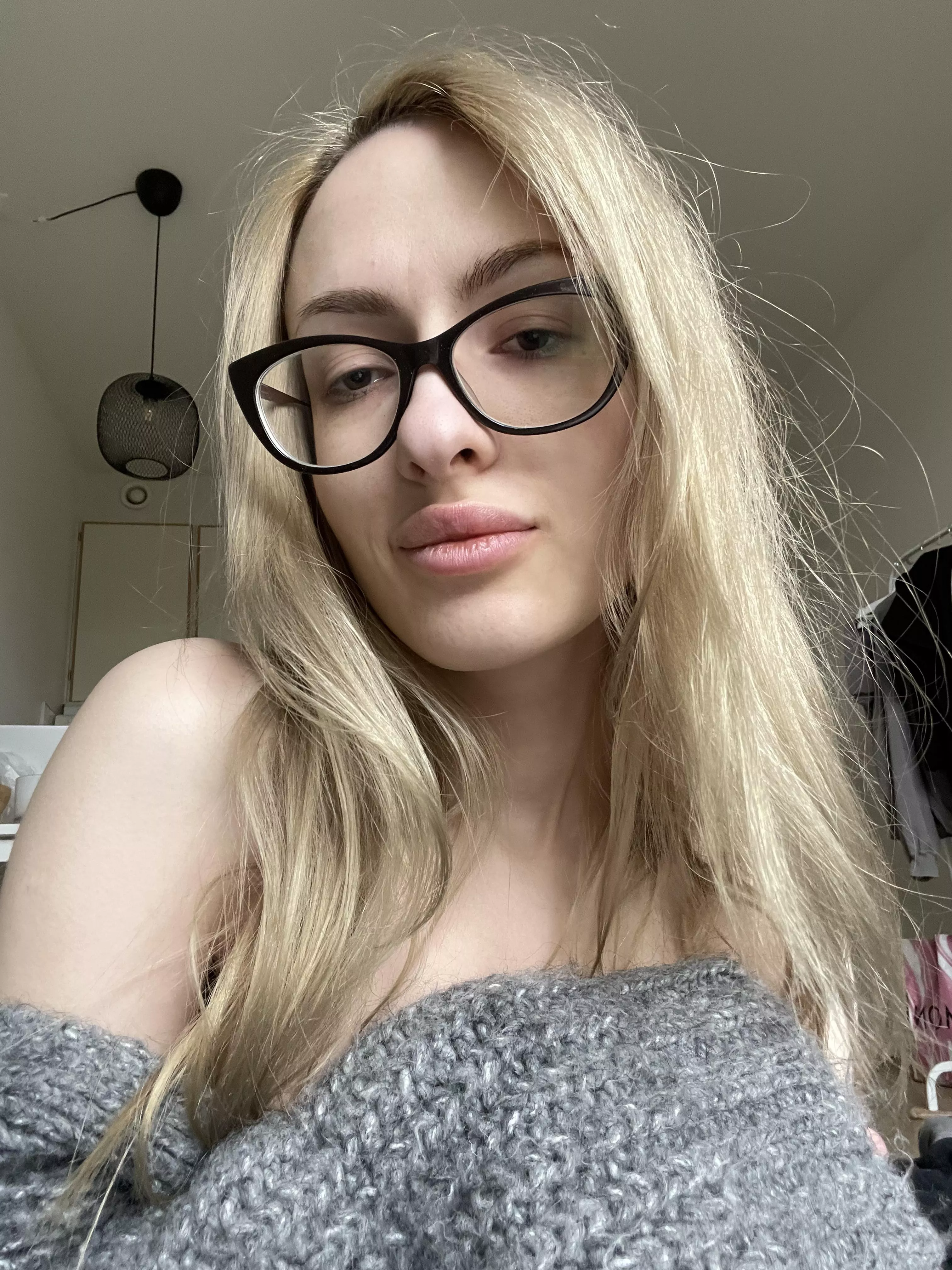 Messy morning hair hehe :P