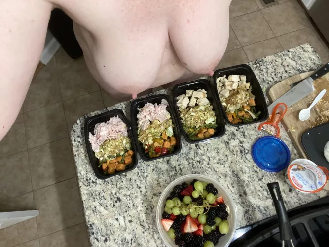 My kitty meal preps. She can feed a group.