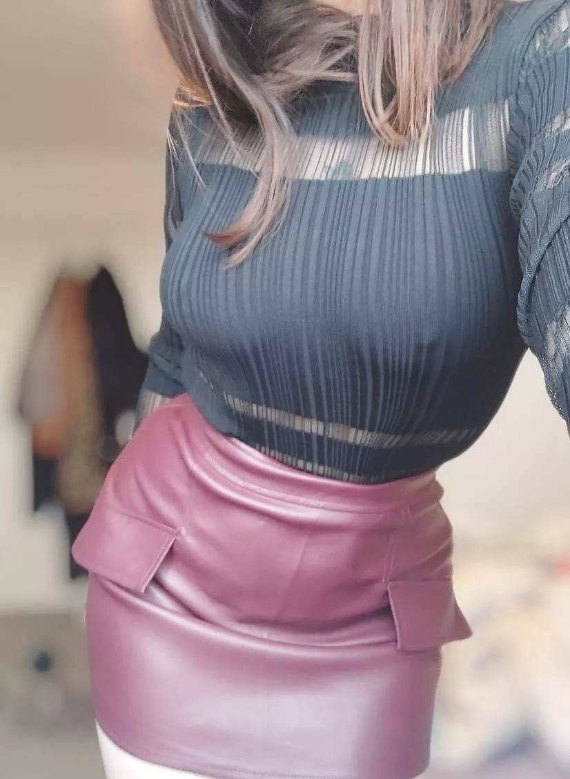 My new outfit! I only wear sports bras normally anyway! F32