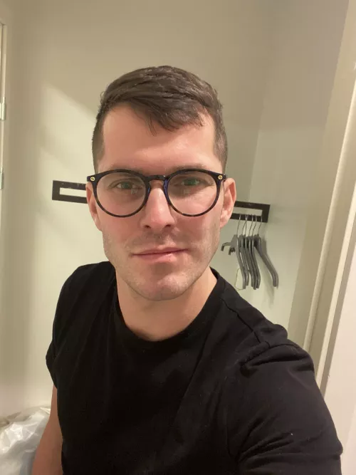 New haircut - have a Nice monday sexy boys 😘