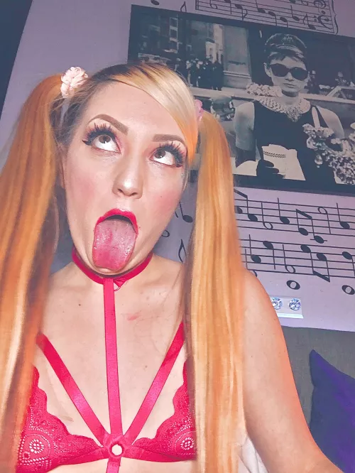 Perfect face to nut on and the perfect pig tails to be pulled hehe 😉