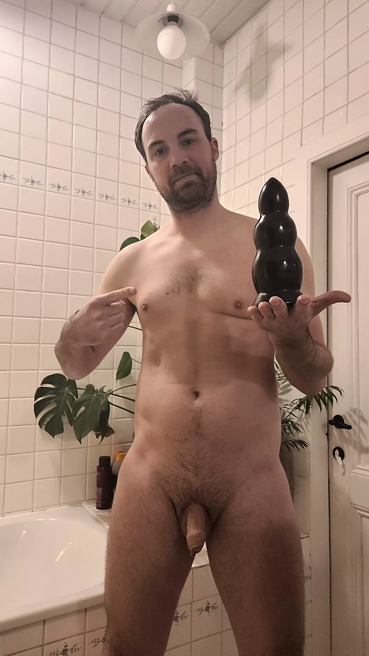 Played with this bad boy again! I'm trying a 3 day stretching training! 3 days riding this guy for like a hour and after that i aftercare myself with a 2.36 inch plug for a fjew hours. Hope it gives me a even bigger gape!