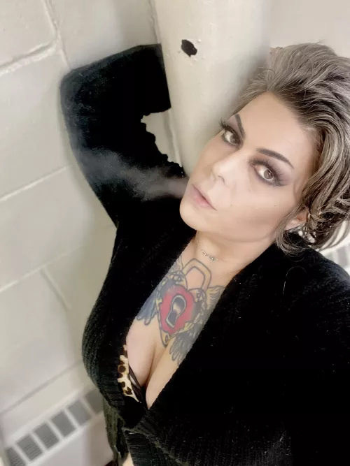 Rather be wrapped around your finger 💋