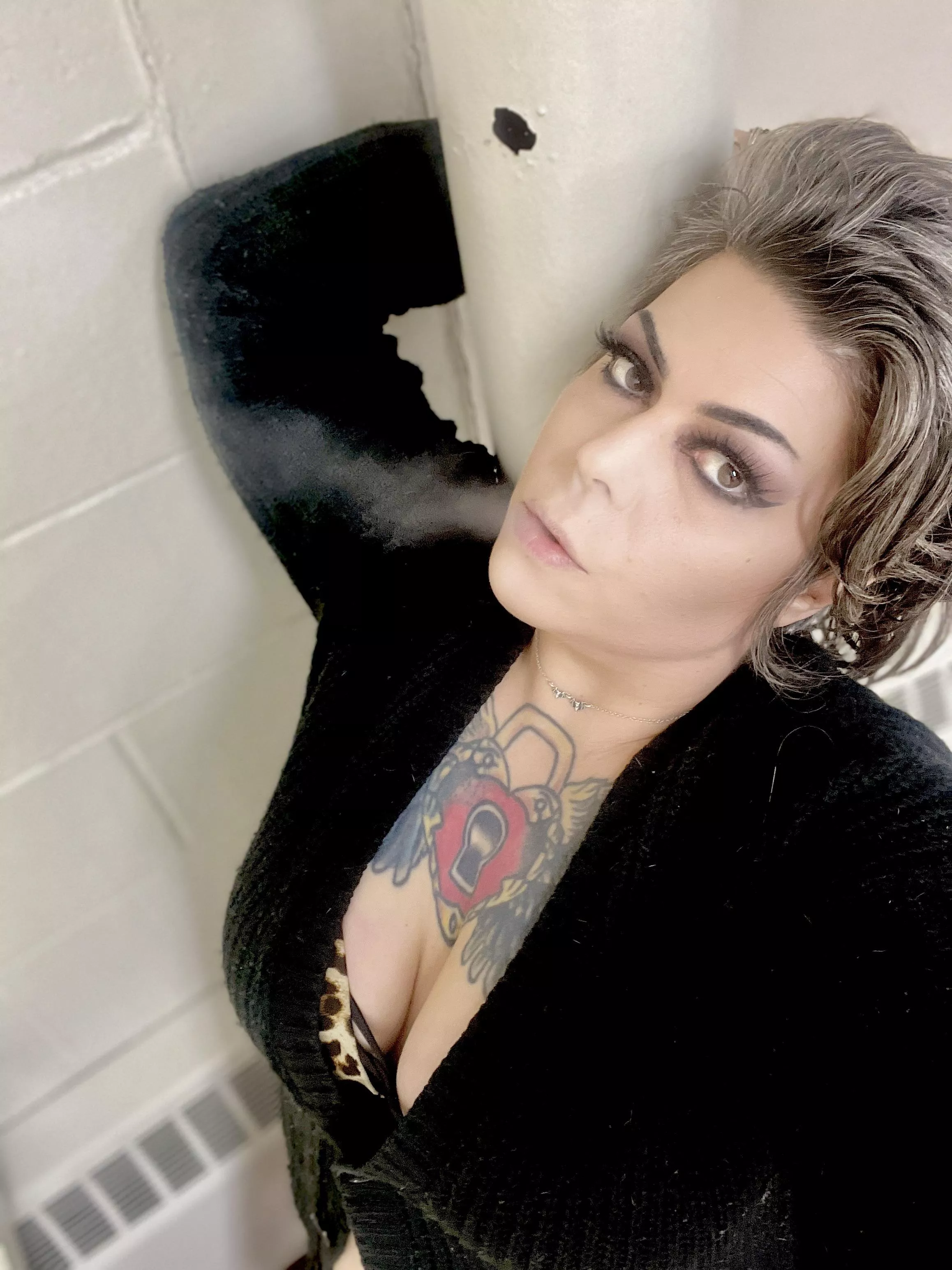 Rather be wrapped around your finger 💋