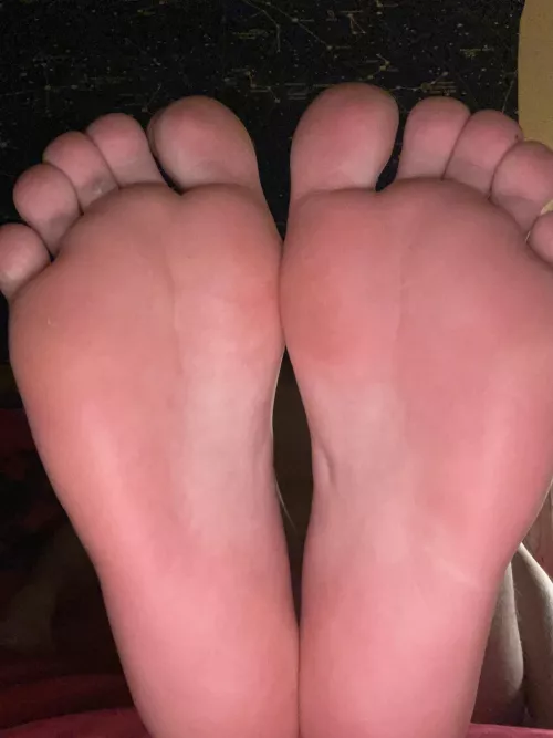 Size 13 wide U.S. hope you like them ;)