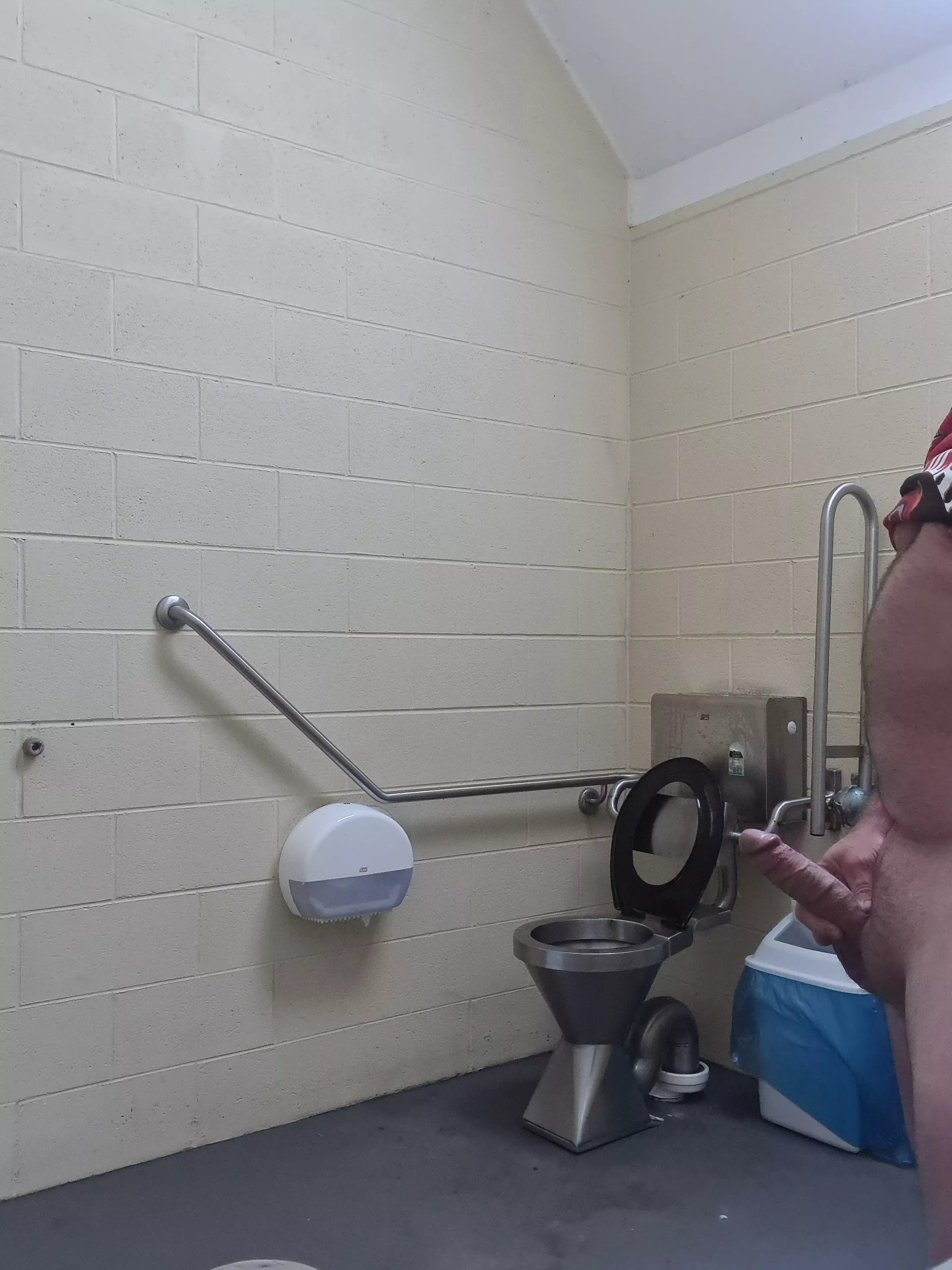 So Horny right now, Who's gunna help me out??