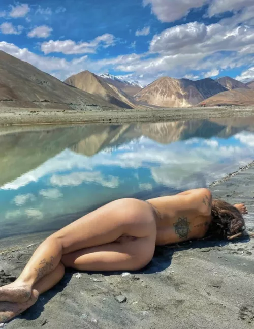 Soaking up the sun at 4,000 meters above sea level 🌸