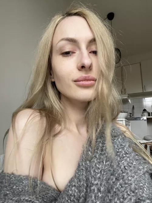 Soft playful mood 💕 [F]