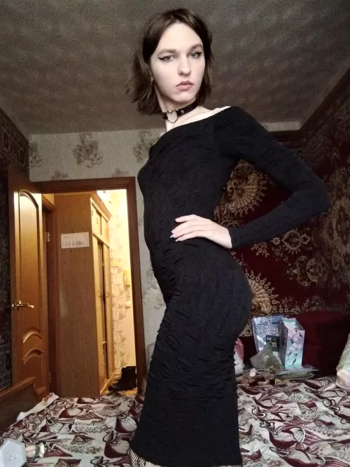 sorry for my giant shoulders