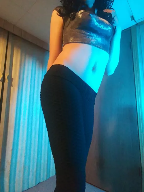 Stretchy pants new fav😍