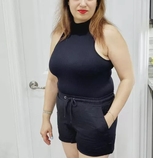 strong matured bulls needed for my Indian hotwife. dm/pm