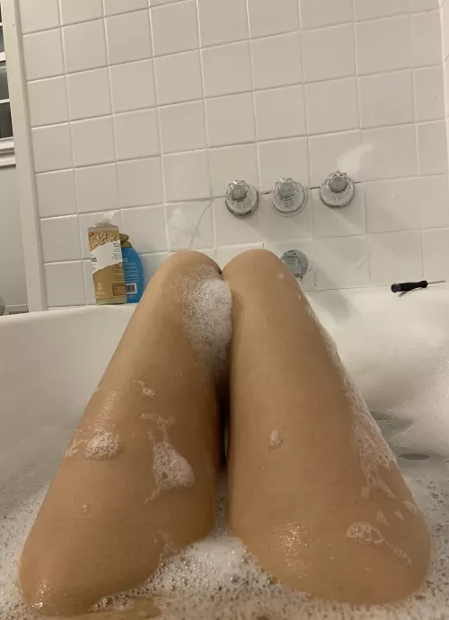 the bubbles make this a clean pic😇