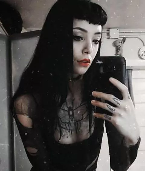 Upvote if you're willing to be totally feminize and get pegged by mistress. [domme]