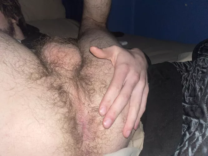 Who wants to take whiteboi virginity