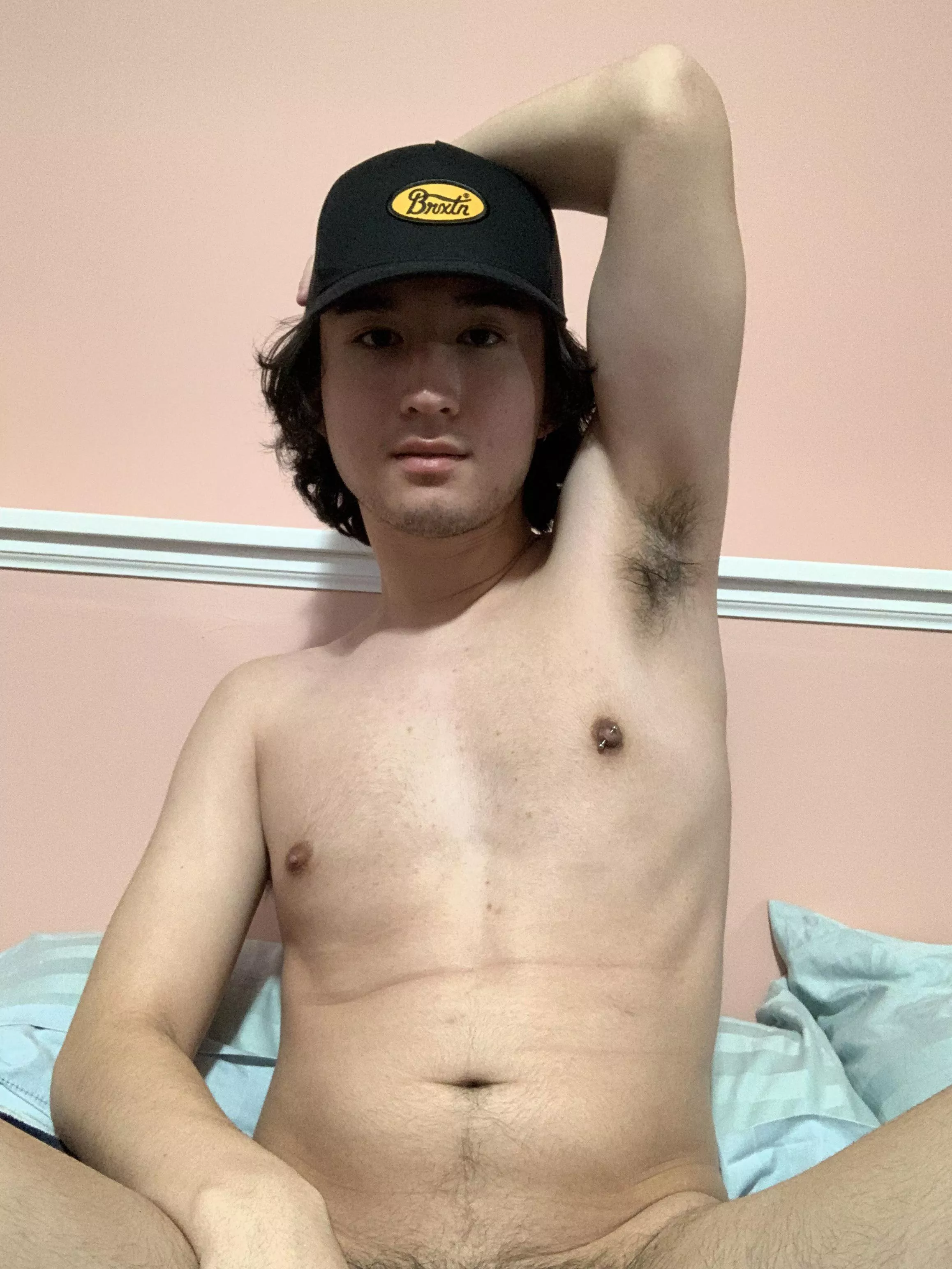 who wants to worship my pits?👅