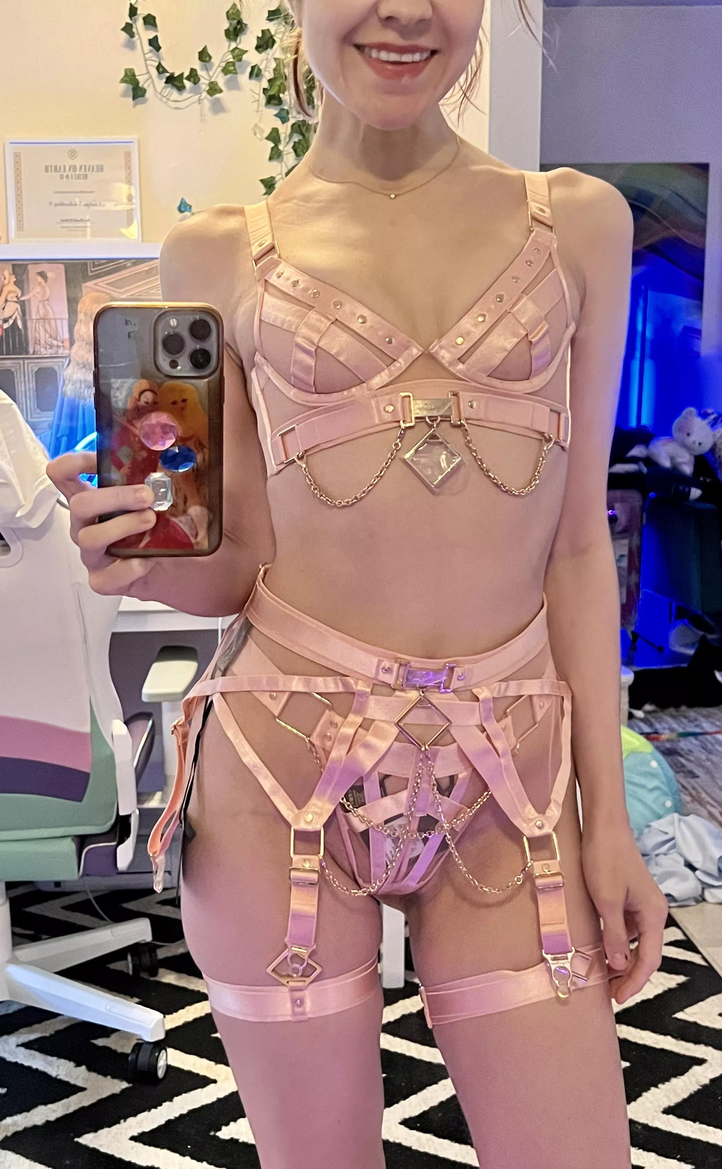 You know it’s gonna be a good day in this kinky little honey birdette set <3