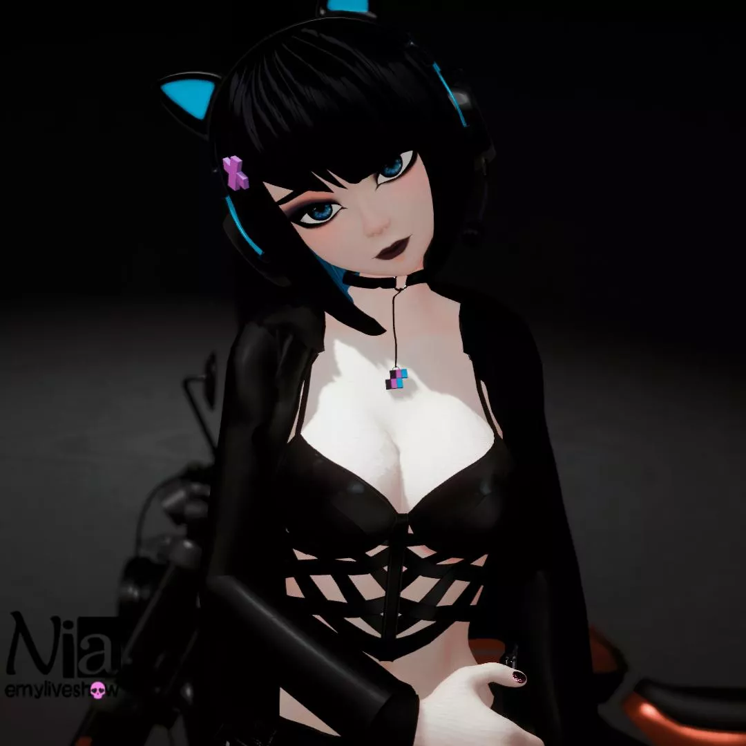 Your cool girl is back online 😜💙 https://chaturbate.com/emyliveshow