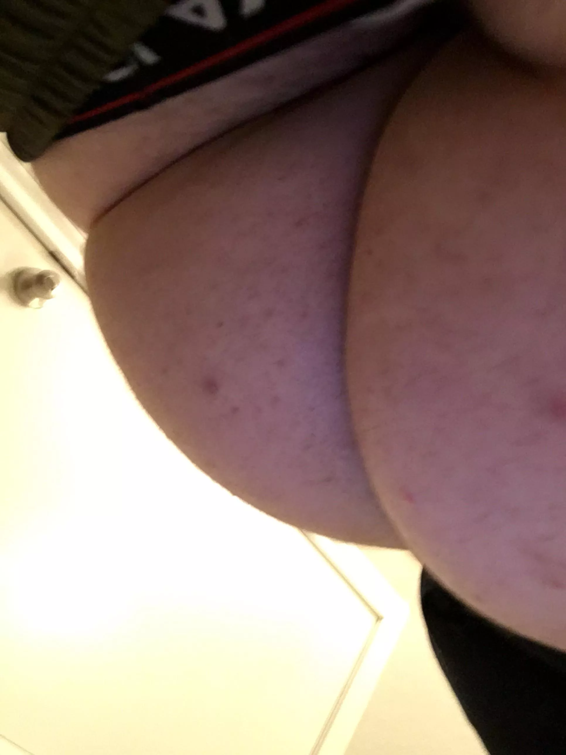 18 m bottom I need dick plz