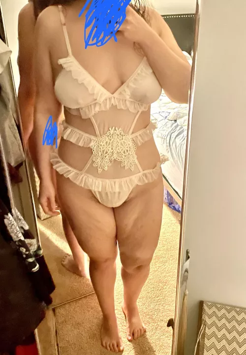 28(f) - Not full nude - but best I could do. Please be honest but not too brutal ❤️