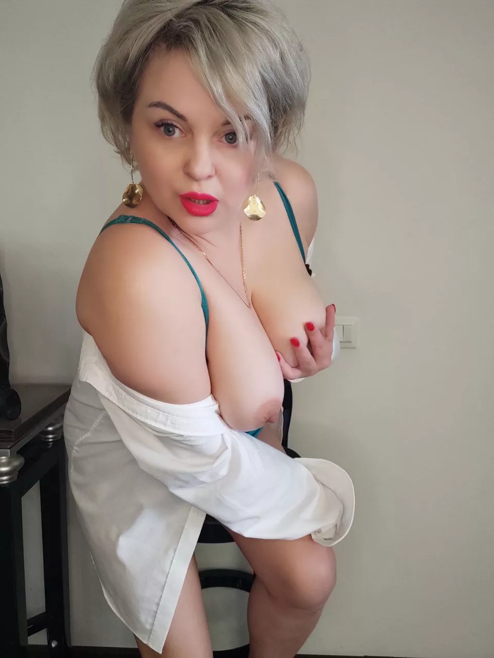 Accepting volunteers to lick my pussy🥵🥵