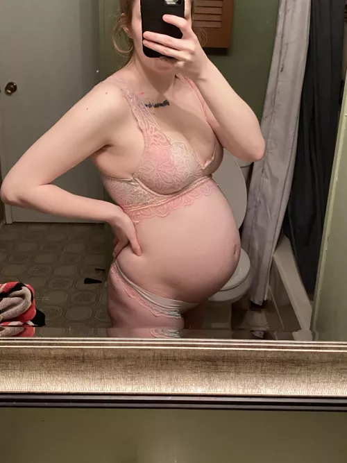 Almost 33 weeks… can’t wait to get pregnant once this one’s over 😈