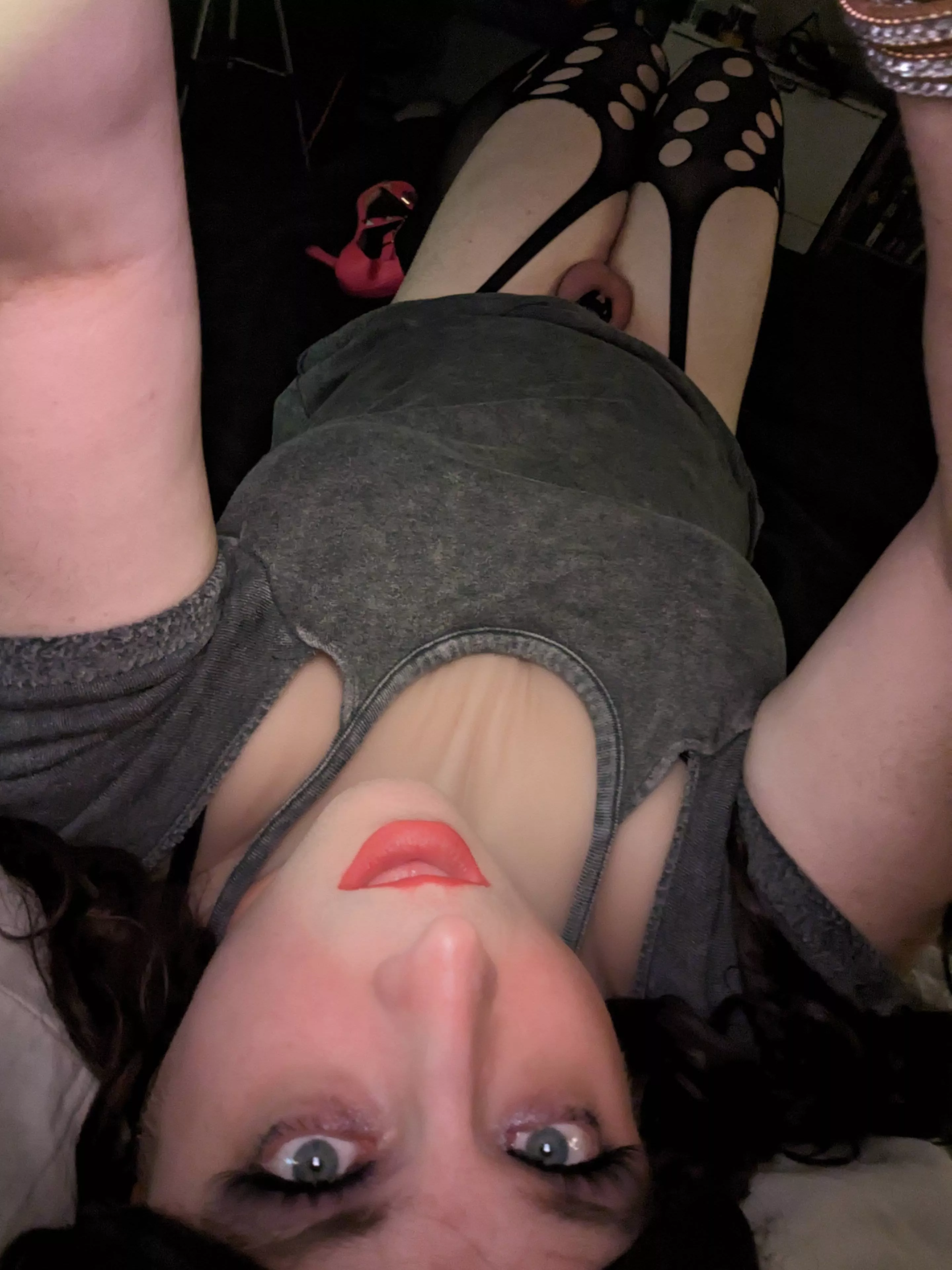 Any of you scrolling by new want to play around with this brat? 😇😘