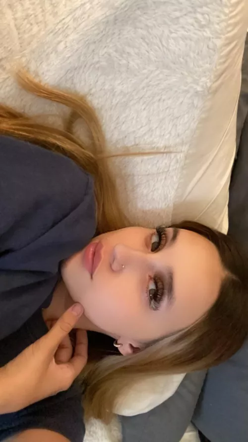 Arrows up if you are below 7inches and say yes and pm me with your size