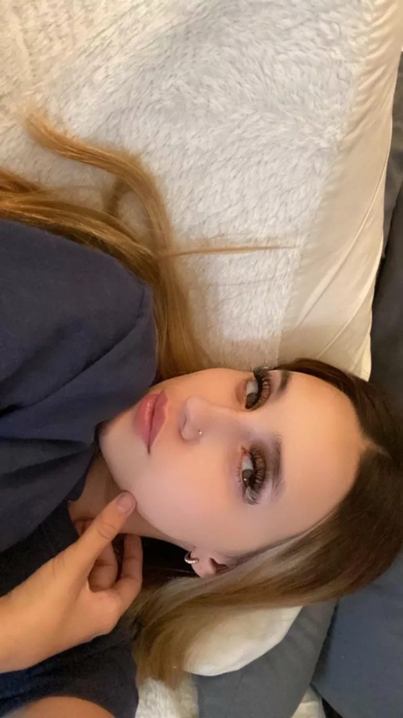 Arrows up if you are below 7inches and say yes and pm me with your size