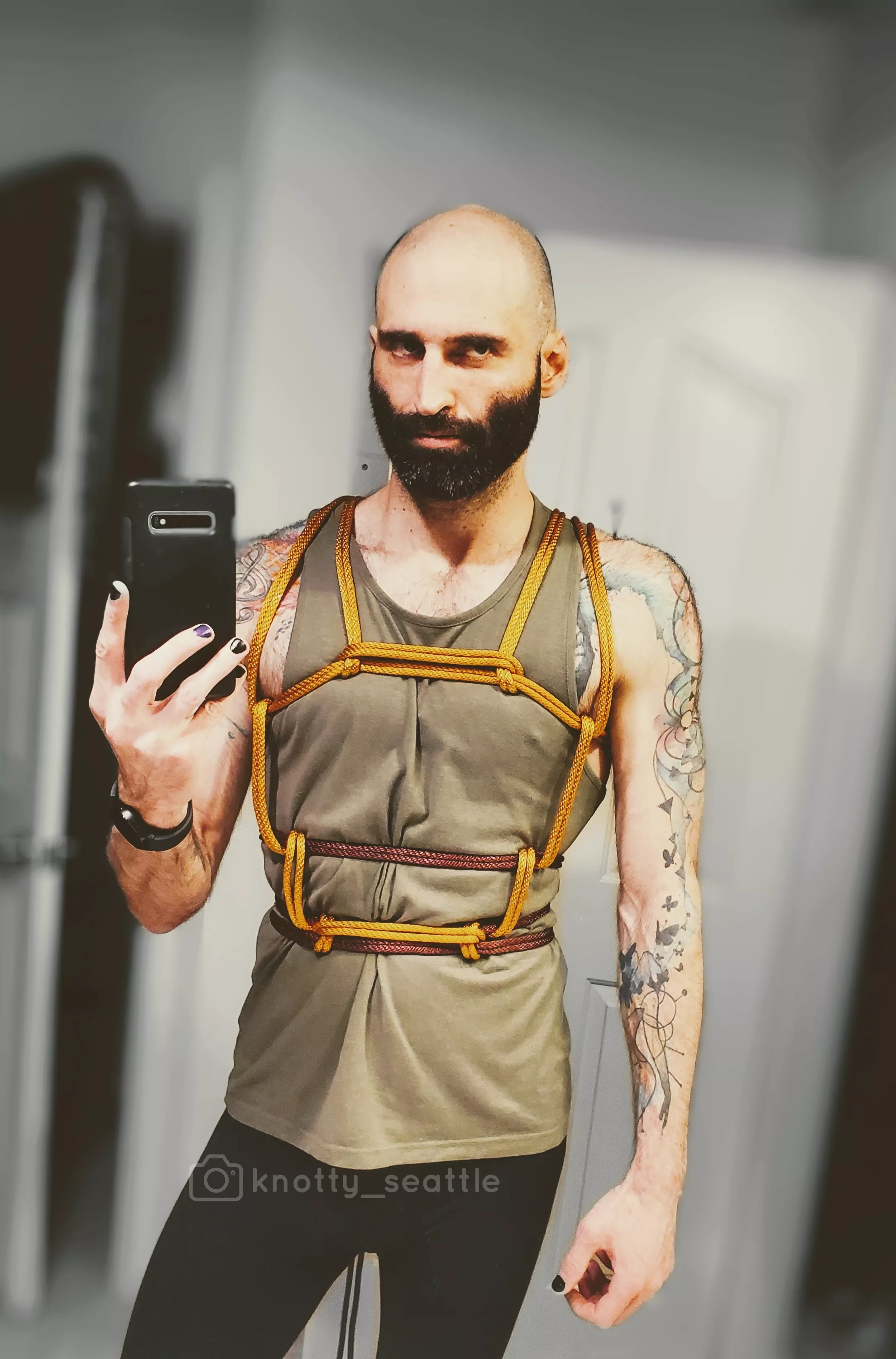 Barre harness for self-tie Tuesday