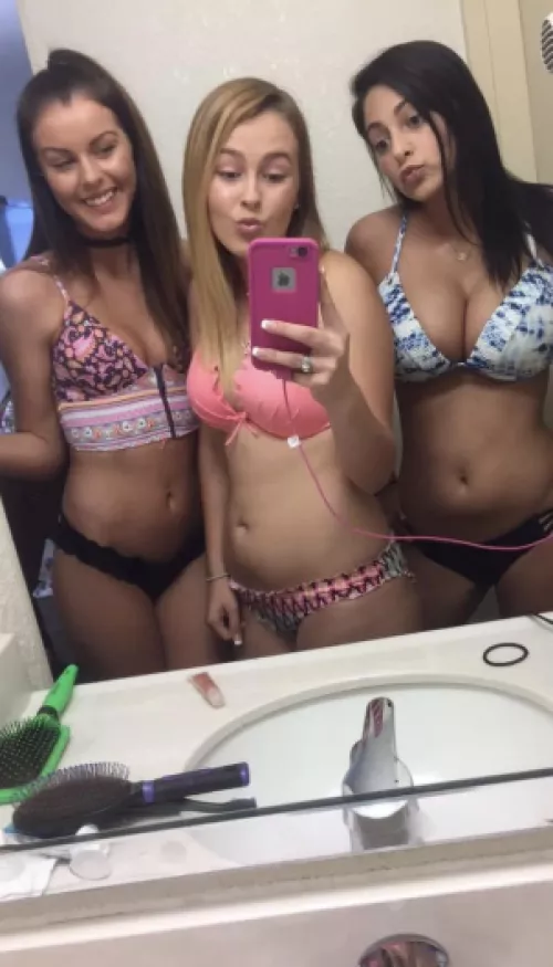 Bikini Babes