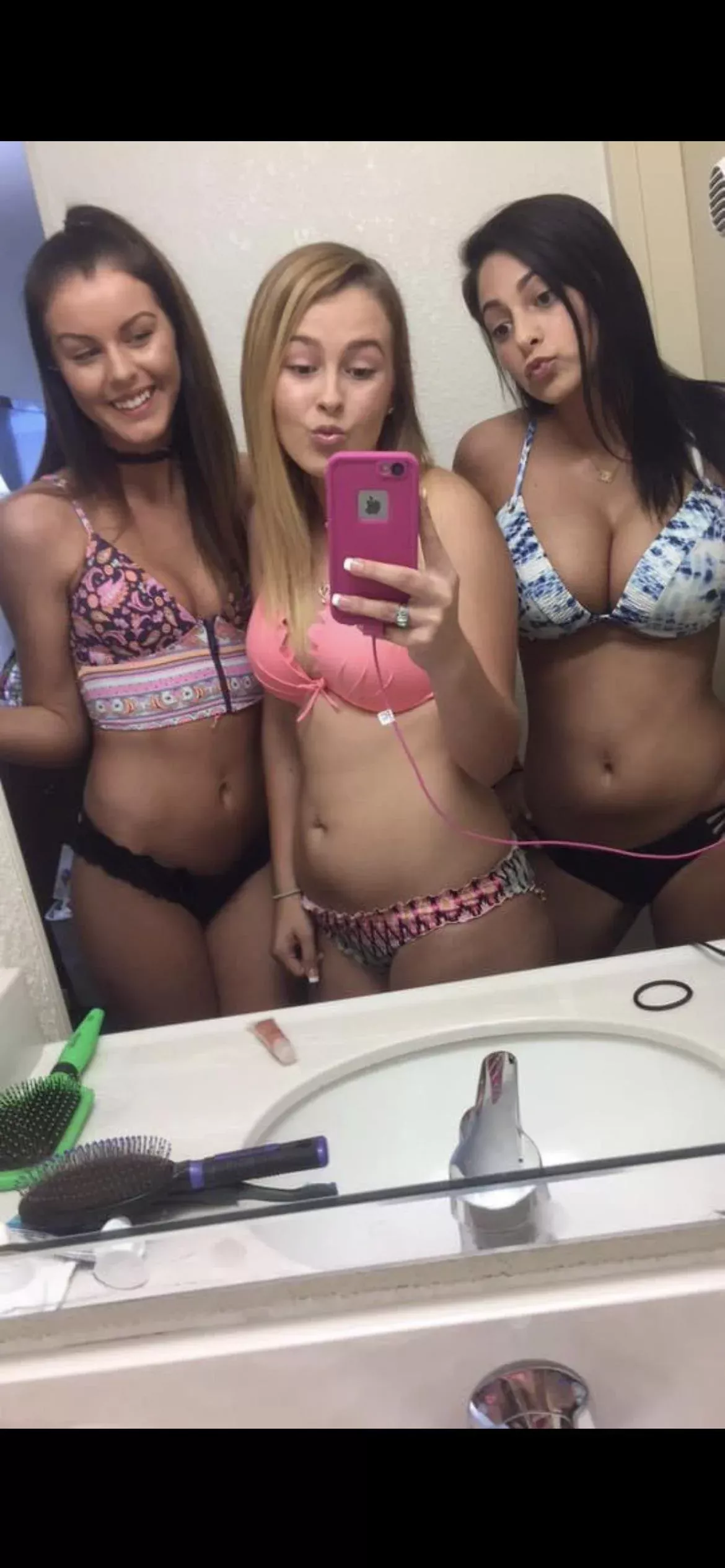 Bikini Babes