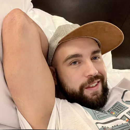 Bored, looking to chat and meet new people