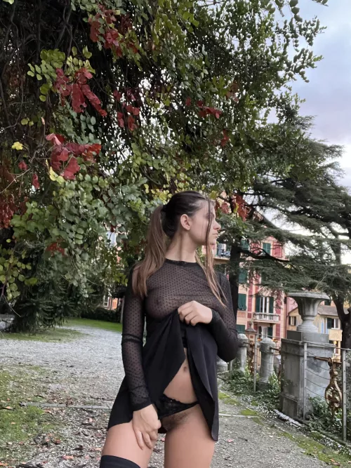 Can you see her? 🌸