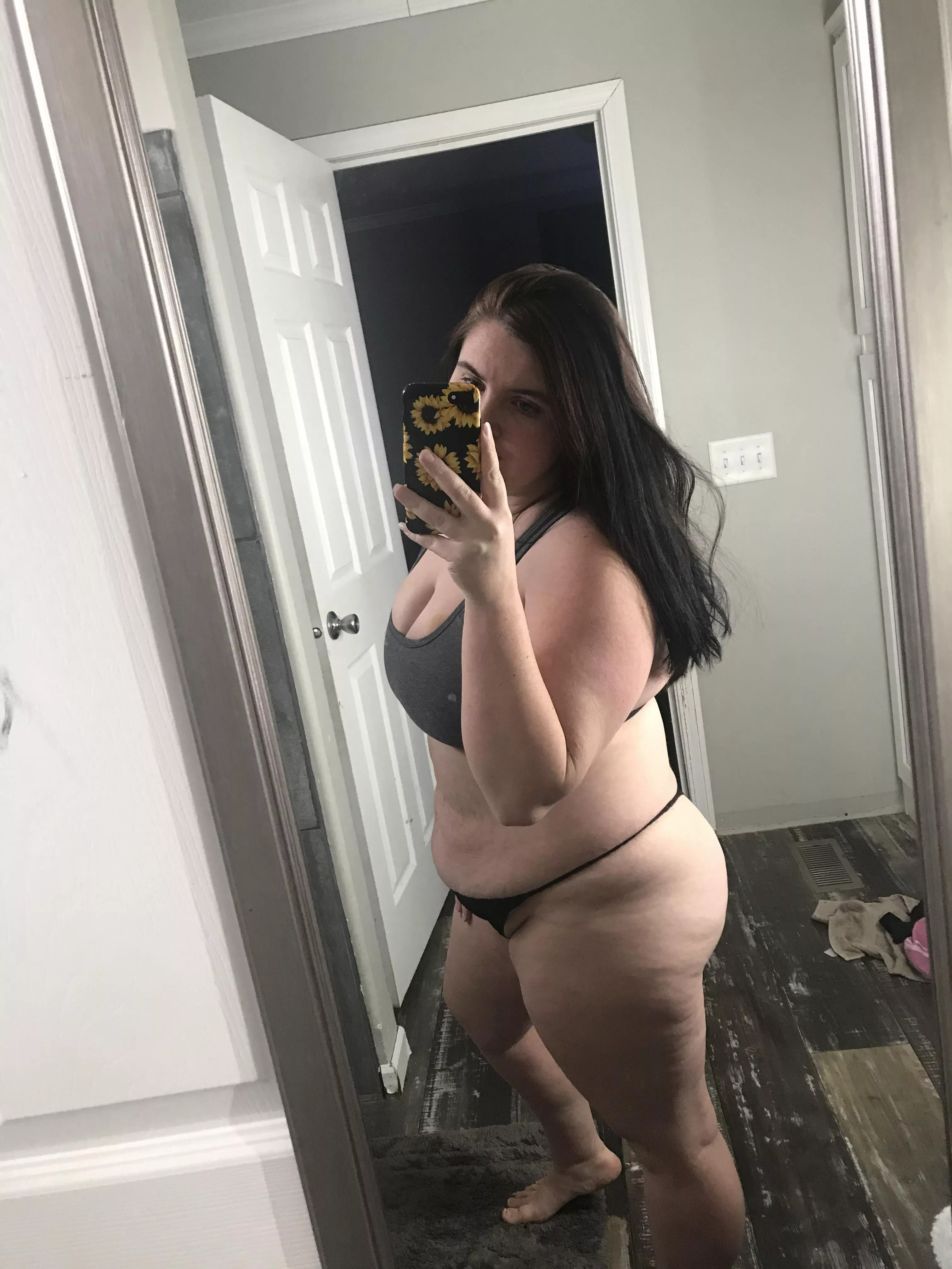 Curvy enough for you? 🤪