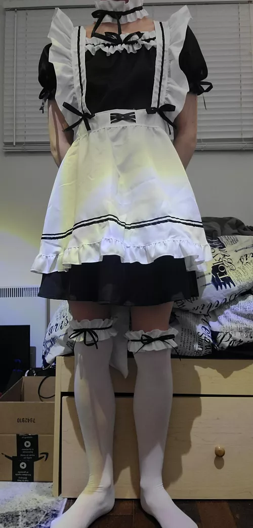 did anyone order a femboy maid 👉👈