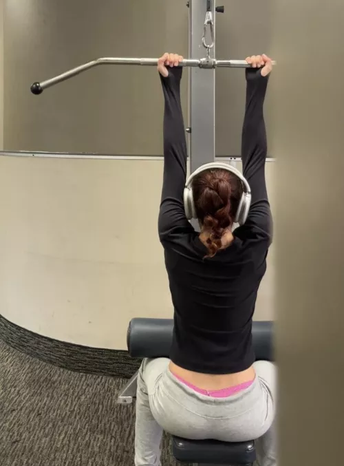 Do you think everyone at the gym saw my panties!? 🙈 [f]