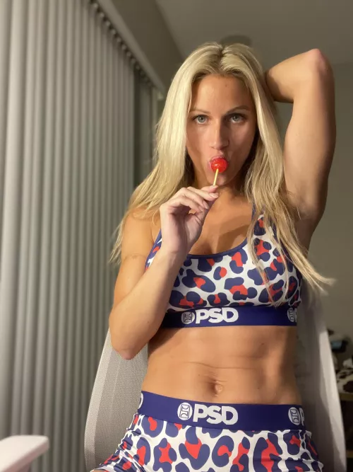 Do you want to fuck with me instead of working out?😘