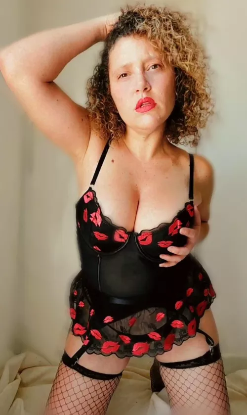 [F37] If you feel lonely and horny tonight? come to mommy, she'll know what to do with you.