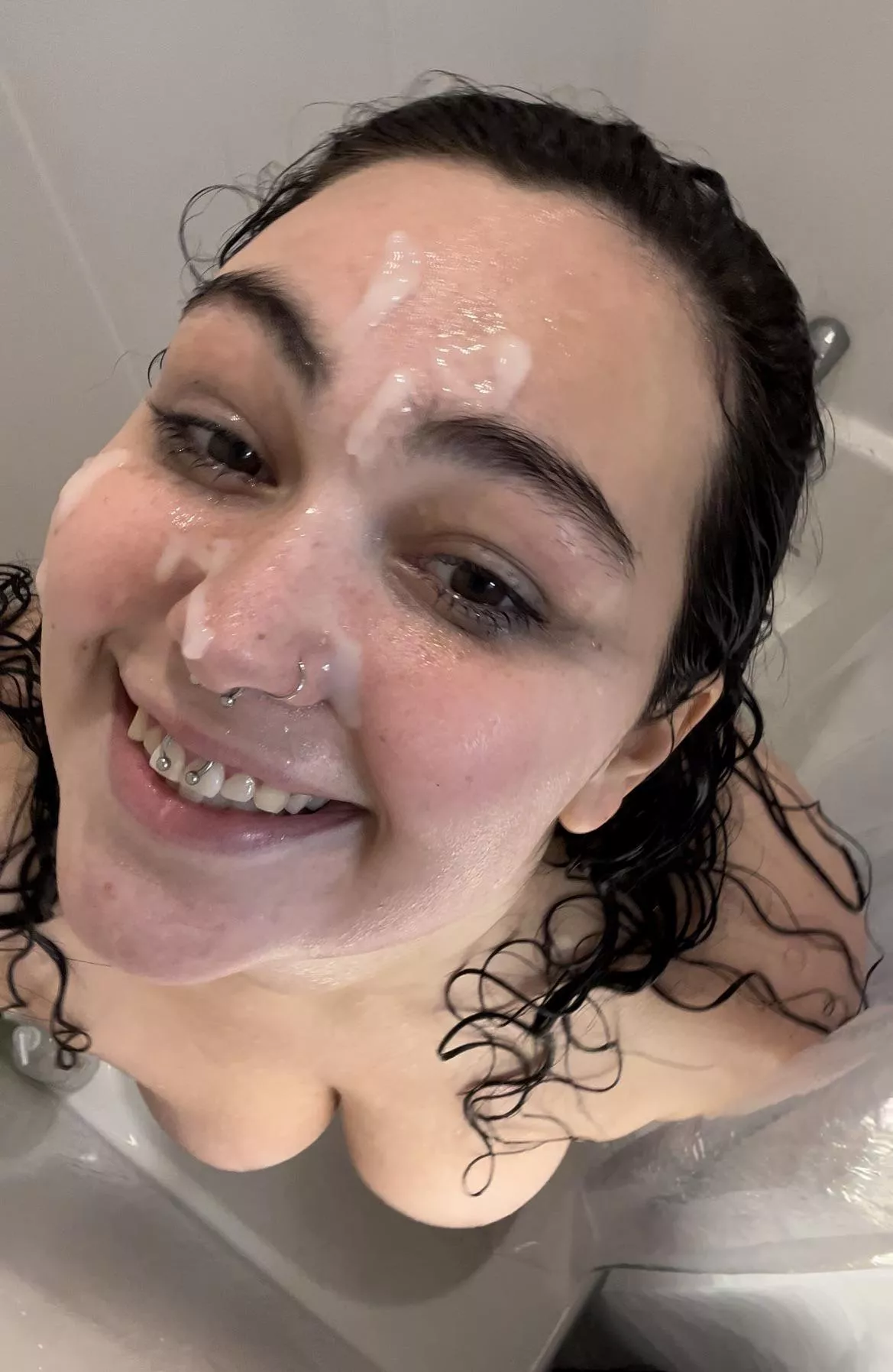 facials make me a happy girl