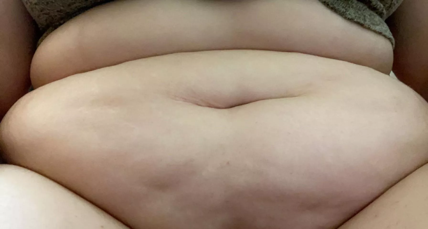 Feed Me! Link in bio. Fluff me up. ♥️🍕♥️