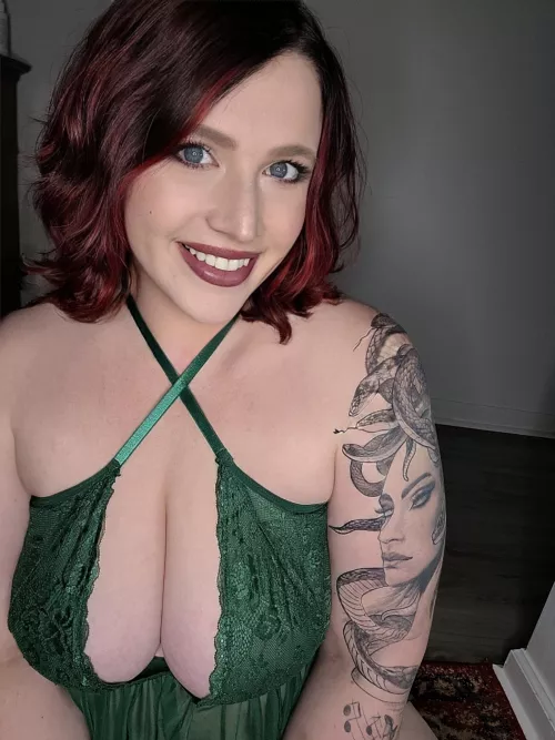 Feeling pretty in green.