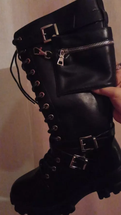 Found these in a thrift shop, love the pocket