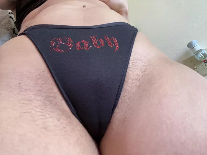 get on your knees and say “thank you goddess” after every lick [domme]